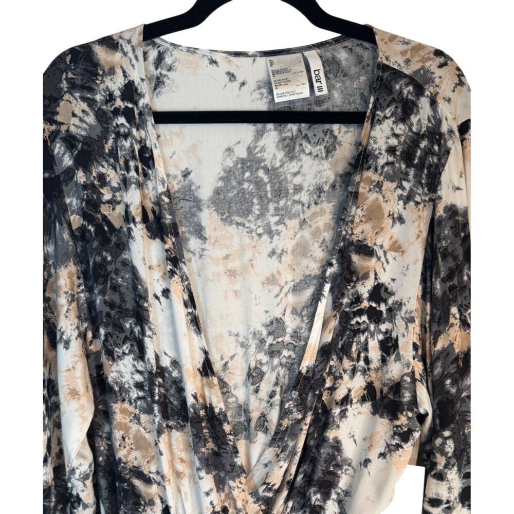 2/$30 NWT Bar III Medium Tie-Dye Print Romper V-Neckline & Elastic Waist - Picture 4 of 15